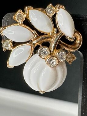 Vintage Crown Trifari Milk Glass Rhinestone Floral Earrings